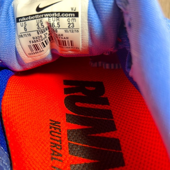 Women’s lightweight Nike running sneakers, Sz 6 - Picture 9 of 9